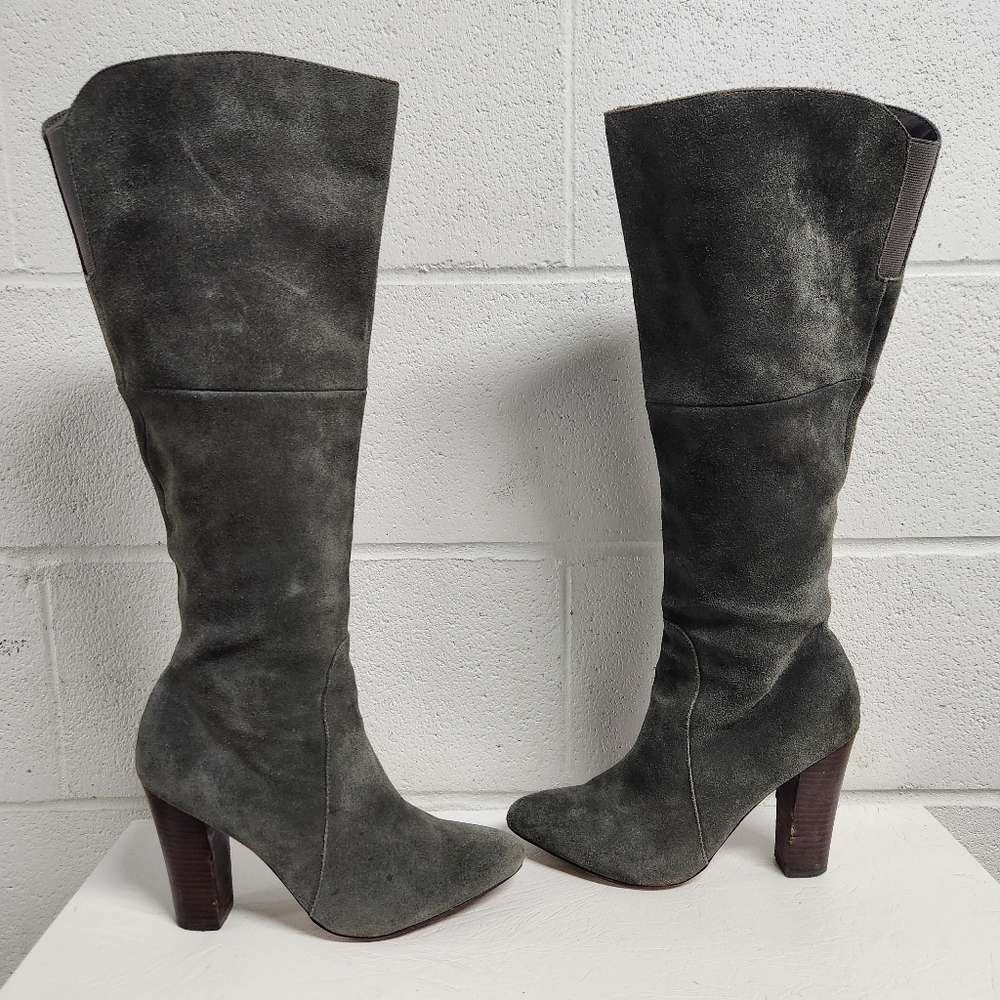 Betsey Johnson Gray Suede Knee High Boots • Size 8.5 • Stacked Heel